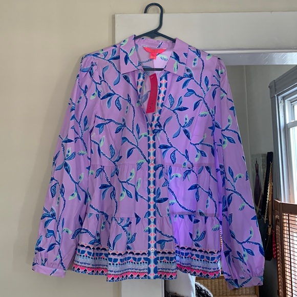 Lily Pulitzer peplum top. - Picture 1 of 3